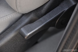 2010款一汽大众捷达1.6L手动伙伴型