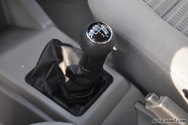 2010款一汽大众捷达1.6L手动伙伴型