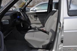 2010款一汽大众捷达1.6L手动伙伴型