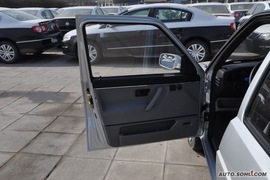 2010款一汽大众捷达1.6L手动伙伴型
