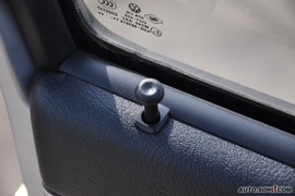 2010款一汽大众捷达1.6L手动伙伴型