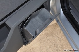 2010款一汽大众捷达1.6L手动伙伴型
