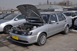 2010款一汽大众捷达1.6L手动伙伴型