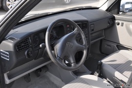 2010款一汽大众捷达1.6L手动伙伴型