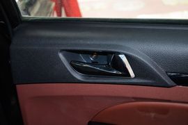 2015款比亚迪速锐1.5L手动豪华型