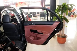 2015款比亚迪速锐1.5L手动豪华型