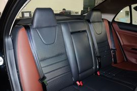 2015款比亚迪速锐1.5L手动豪华型