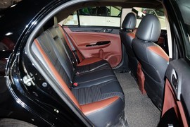 2015款比亚迪速锐1.5L手动豪华型