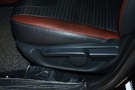 2015款比亚迪速锐1.5L手动豪华型