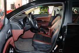 2015款比亚迪速锐1.5L手动豪华型