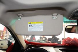 2015款比亚迪速锐1.5L手动豪华型