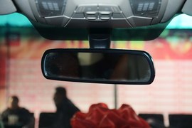 2015款比亚迪速锐1.5L手动豪华型