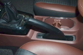 2015款比亚迪速锐1.5L手动豪华型