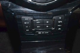 2015款比亚迪速锐1.5L手动豪华型