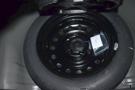 2015款比亚迪速锐1.5L手动豪华型