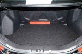 2015款比亚迪速锐1.5L手动豪华型