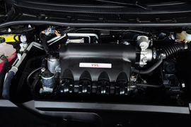 2015款比亚迪速锐1.5L手动豪华型