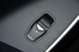 2015款现代全新胜达2.4L自动两驱智能型