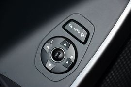 2015款现代全新胜达2.4L自动两驱智能型