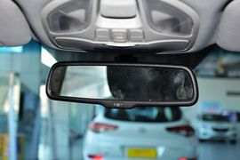 2015款现代全新胜达2.4L自动两驱智能型