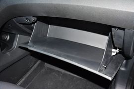 2015款现代全新胜达2.4L自动两驱智能型