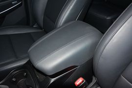 2015款现代全新胜达2.4L自动两驱智能型