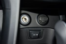 2015款现代全新胜达2.4L自动两驱智能型