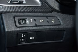 2015款现代全新胜达2.4L自动两驱智能型