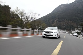 东风雪铁龙2016款全新爱丽舍试驾