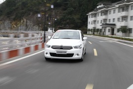 东风雪铁龙2016款全新爱丽舍试驾