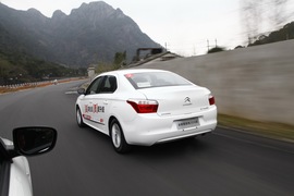 东风雪铁龙2016款全新爱丽舍试驾