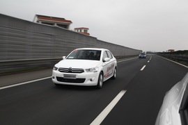 东风雪铁龙2016款全新爱丽舍试驾