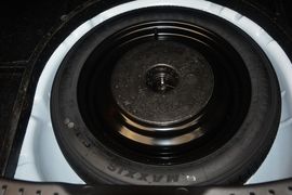 2015款福特福克斯两厢1.6L自动舒适型