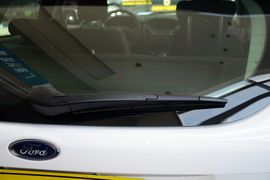 2015款福特福克斯两厢1.6L自动舒适型