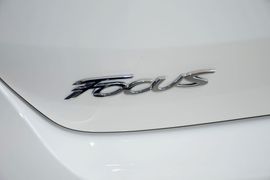2015款福特福克斯两厢1.6L自动舒适型