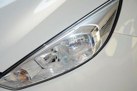 2015款福特福克斯两厢1.6L自动舒适型