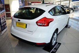 2015款福特福克斯两厢1.6L自动舒适型
