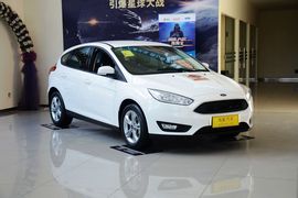 2015款福特福克斯两厢1.6L自动舒适型