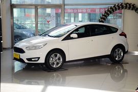 2015款福特福克斯两厢1.6L自动舒适型