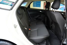 2015款福特福克斯两厢1.6L自动舒适型