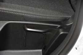 2015款福特福克斯两厢1.6L自动舒适型