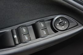 2015款福特福克斯两厢1.6L自动舒适型