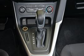 2015款福特福克斯两厢1.6L自动舒适型