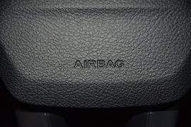 2015款福特福克斯两厢1.6L自动舒适型