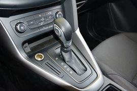 2015款福特福克斯两厢1.6L自动舒适型