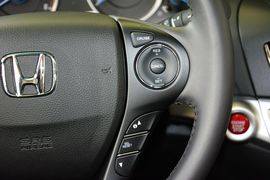 2016款本田歌诗图2.4L豪华版