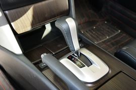 2016款本田歌诗图2.4L豪华版