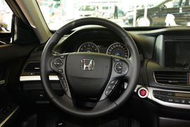 2016款本田歌诗图2.4L豪华版