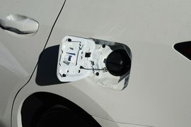 2016款丰田雷凌双擎1.8H