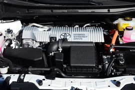 2016款丰田雷凌双擎1.8H